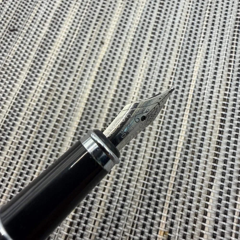 Franklin Covey Freemont Fountain Pen Black Lacquer Chrome Trim Iridium Point Nib